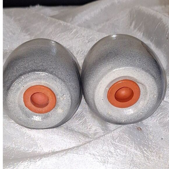 Native Gray Wolves Salt & Pepper Shakers Ceramic Pottery Kitchen Utensil - Picture 10 of 13